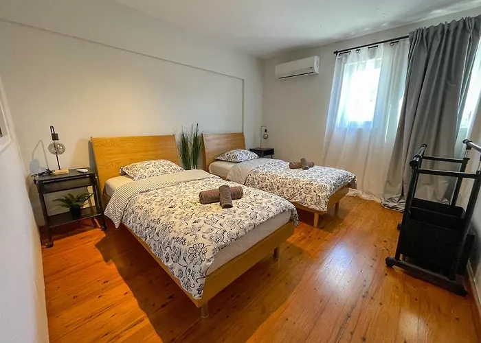 Modern 3 Bedroom Townhouse With Patio Daire *