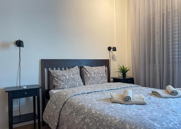 Modern 3 Bedroom Townhouse With Patio Daire Pafos