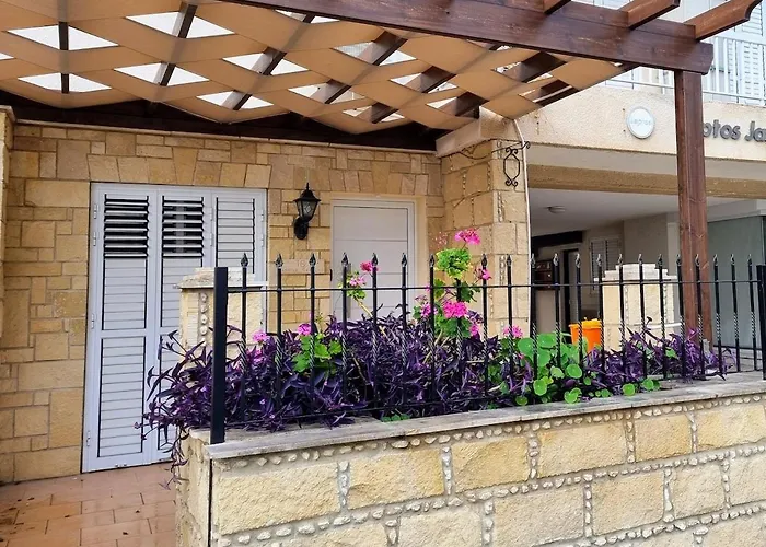 Modern 3 Bedroom Townhouse With Patio Apartamento *