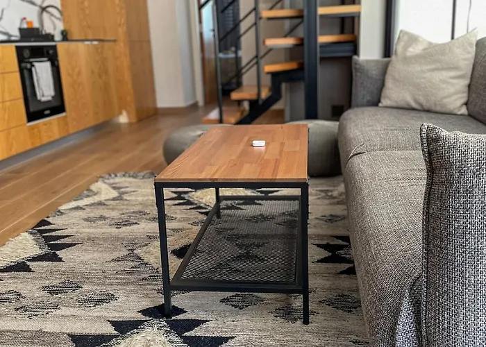 Modern 3 Bedroom Townhouse With Patio Apartamento *