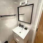 Modern 3 Bedroom Townhouse With Patio