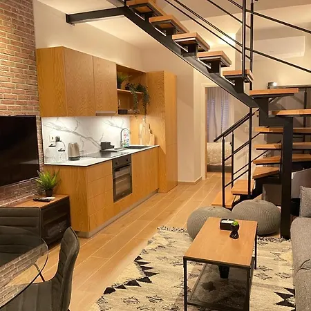 Apartament Modern 3 Bedroom Townhouse With Patio