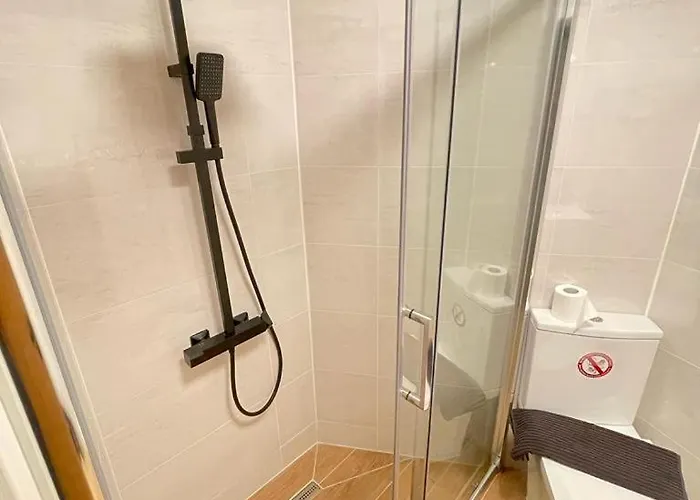 Modern 3 Bedroom Townhouse With Patio * Paphos